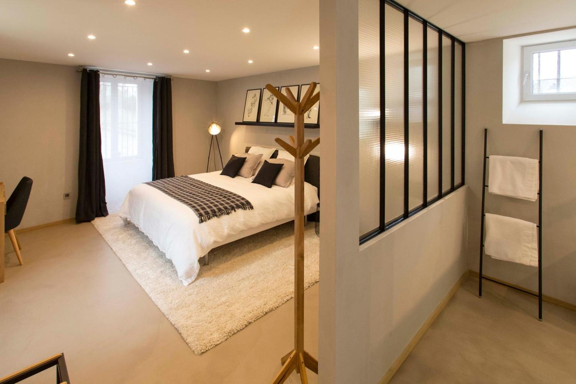 Le Presbytere De Thiverval Экстерьер фото